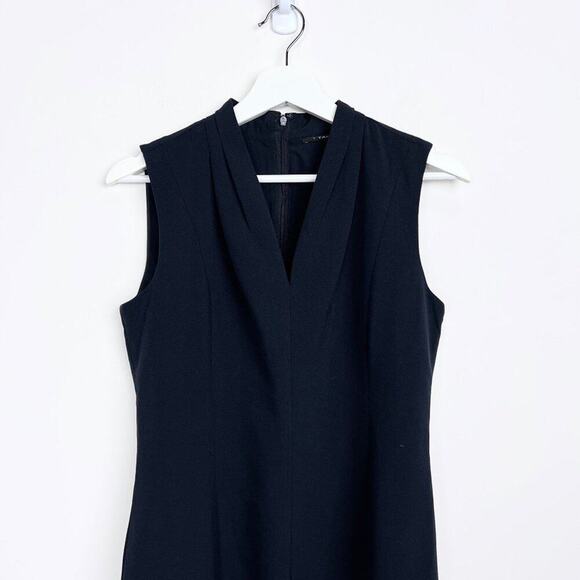 NWT  T TAHARI Pleated Sleeveless V Neck Sheath Dress US 6 - Picture 4 of 12